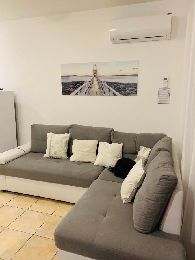 Ivana Apartment With Terrace Novalja Kültér fotó